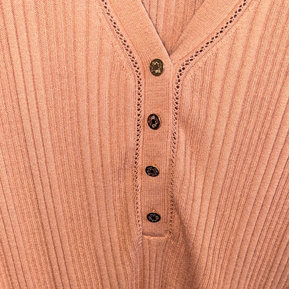 White House Black Market Ribbed V-Neck Blouse - Peach - Picture 4 of 5